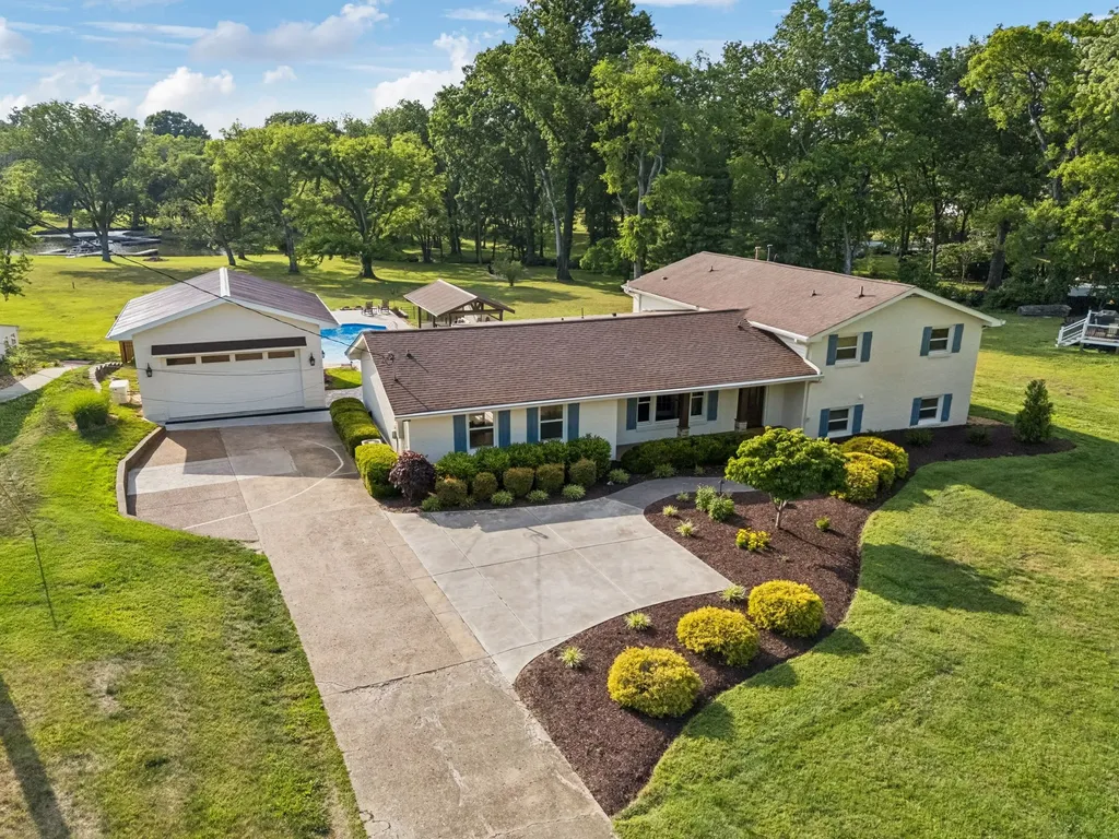 192 Cherokee Road Hendersonville TN 37075