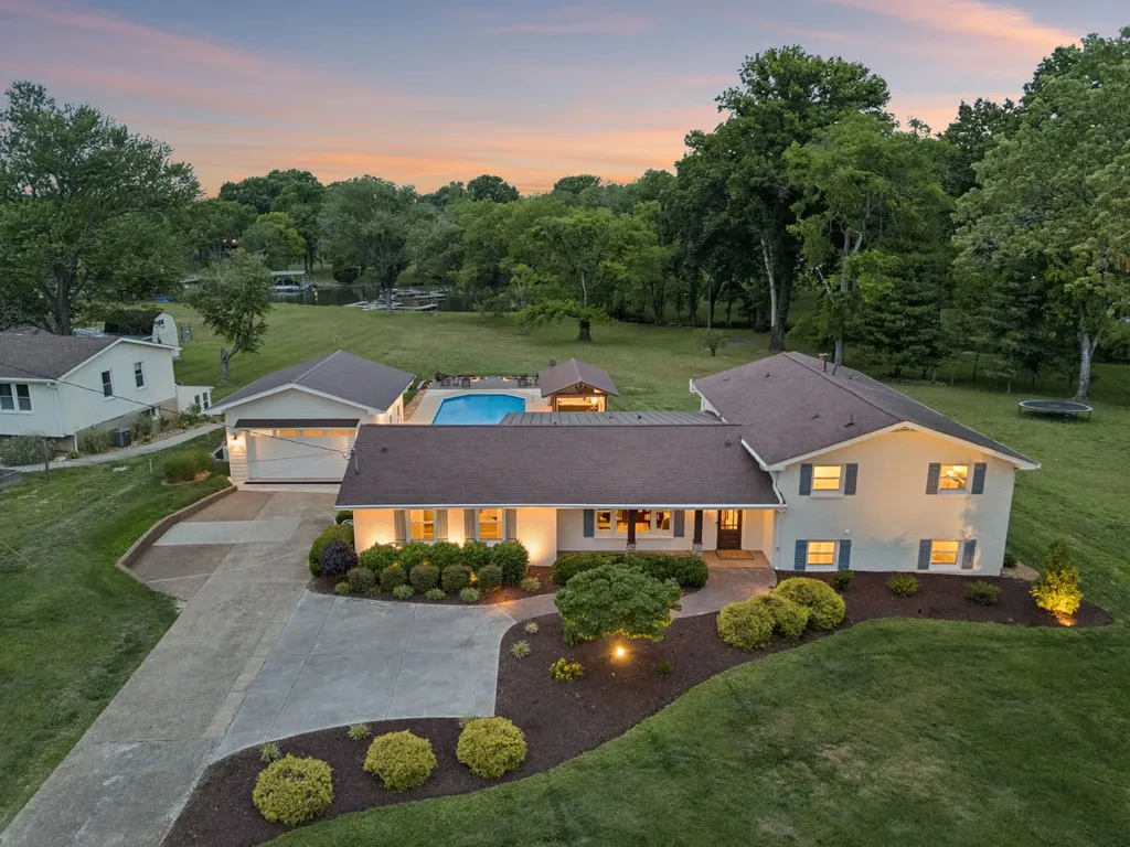 192 Cherokee Road Hendersonville TN 37075