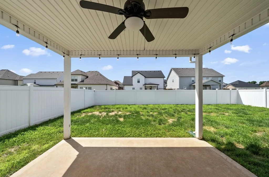 1532 Kingbird Drive Clarksville TN 37040