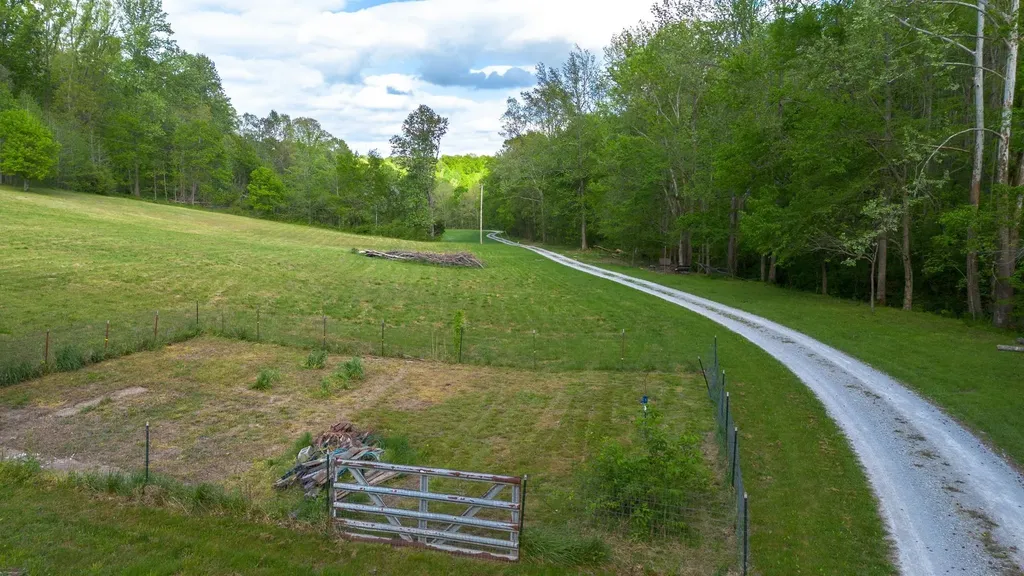4805 Love Branch Road Hampshire TN 38461