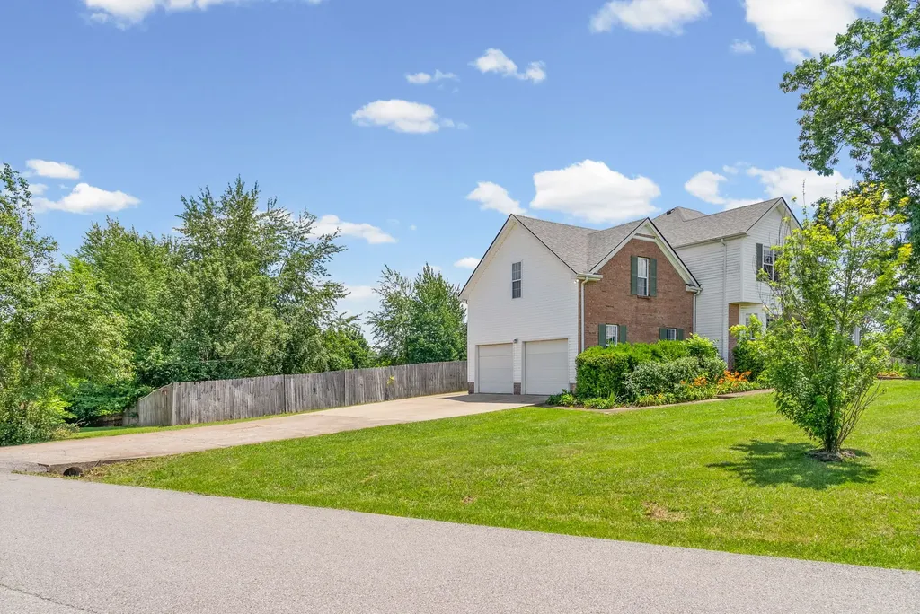 3445 E Henderson Way Clarksville TN 37042