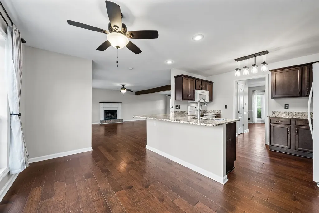 3445 E Henderson Way Clarksville TN 37042