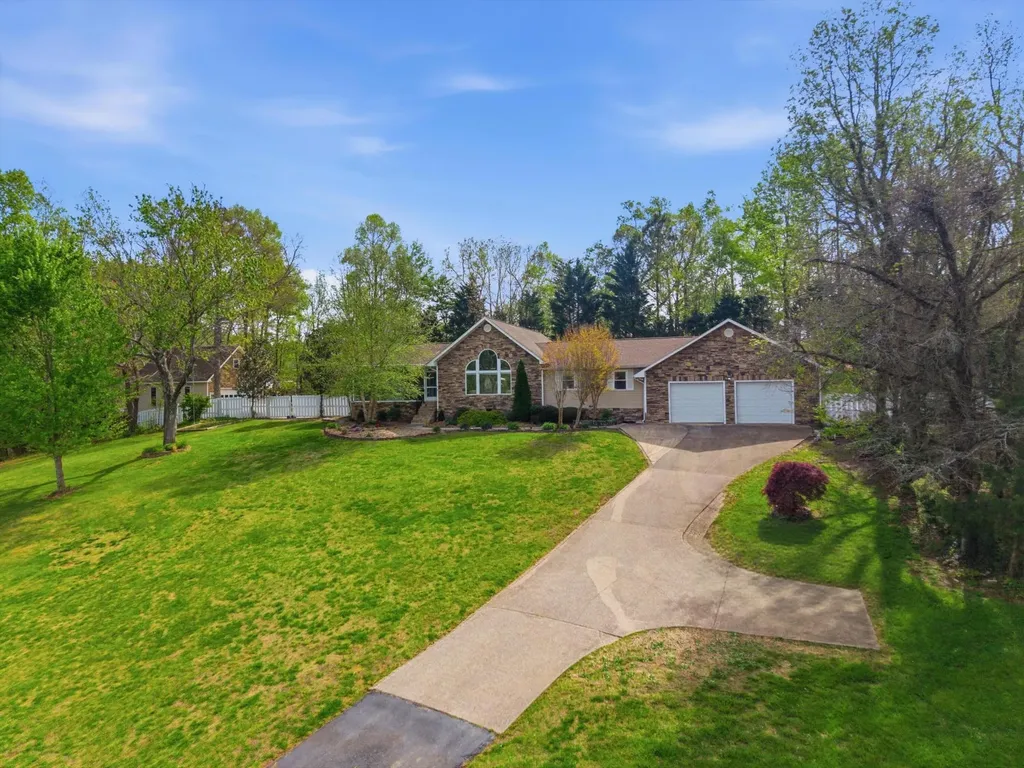 11102 London Lane Apison TN 37302