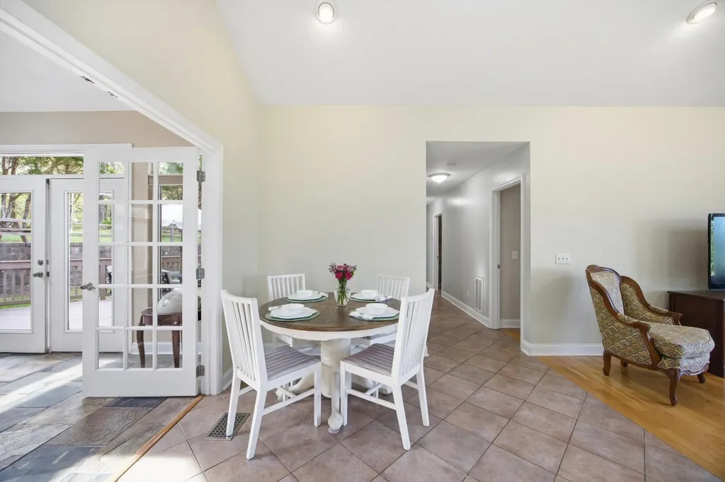 11102 London Lane Apison TN 37302