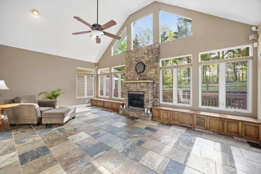 11102 London Lane Apison TN 37302
