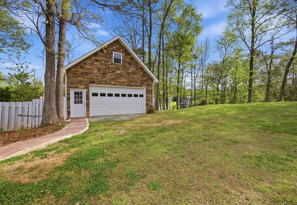11102 London Lane Apison TN 37302