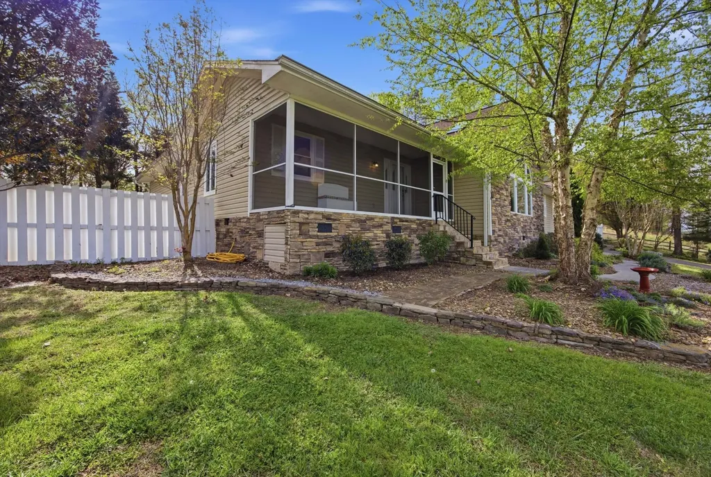 11102 London Lane Apison TN 37302