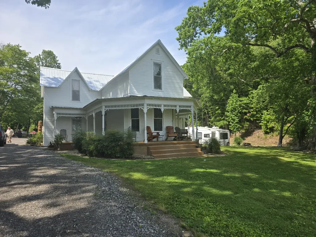 2240 Paint Rock Road New Johnsonville TN 37134