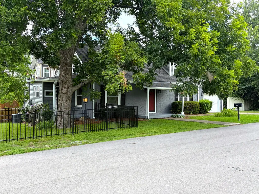 715 Park Circle Nashville TN 37205