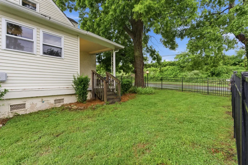 715 Park Circle Nashville TN 37205