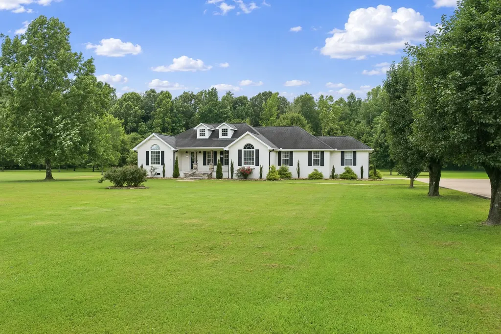 159 Channing Cove Lexington TN 38351