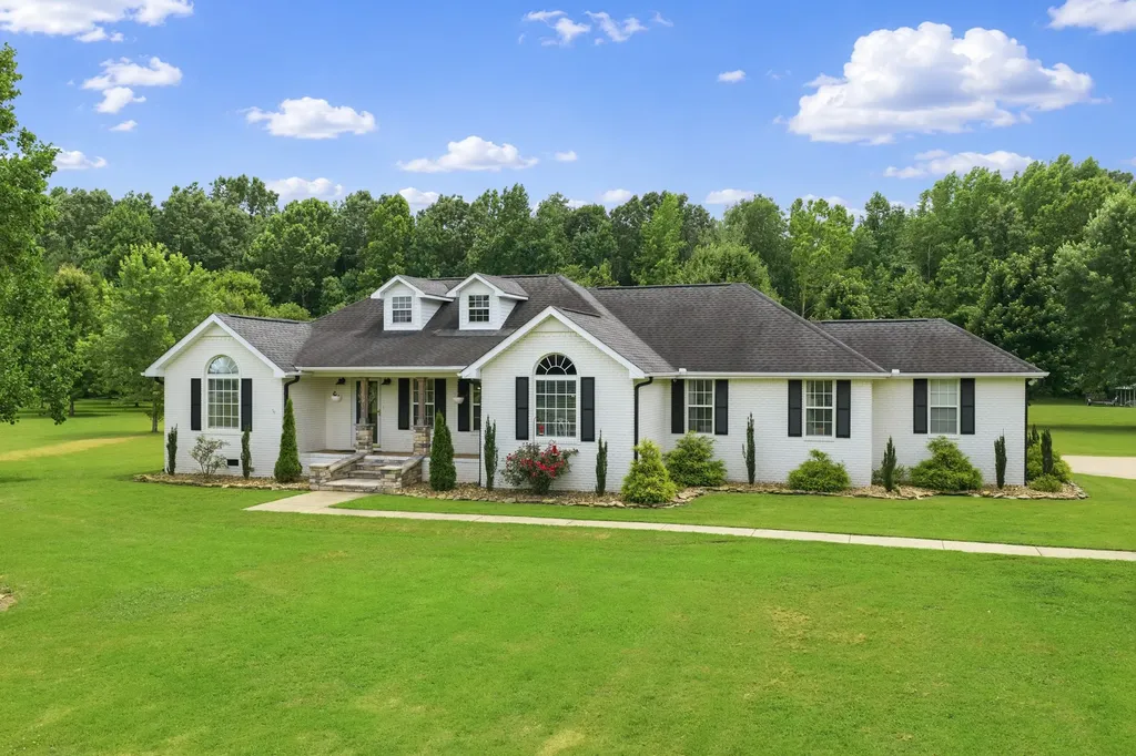 159 Channing Cove Lexington TN 38351