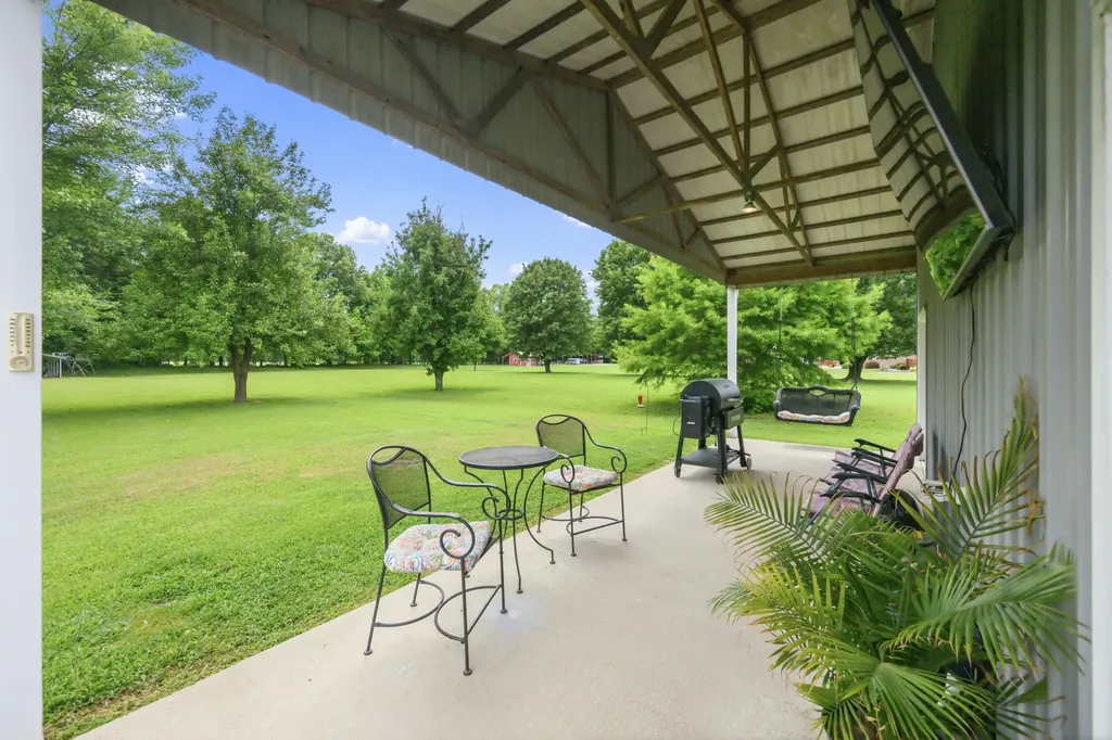 159 Channing Cove Lexington TN 38351