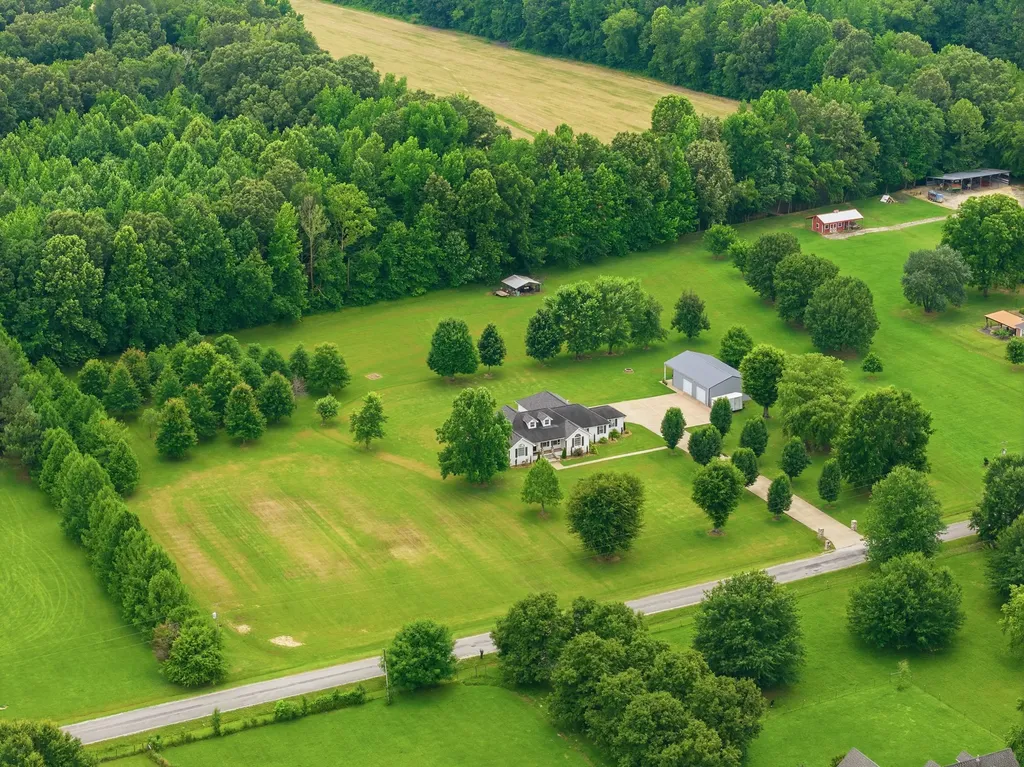 159 Channing Cove Lexington TN 38351