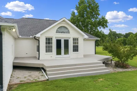 159 Channing Cove Lexington TN 38351
