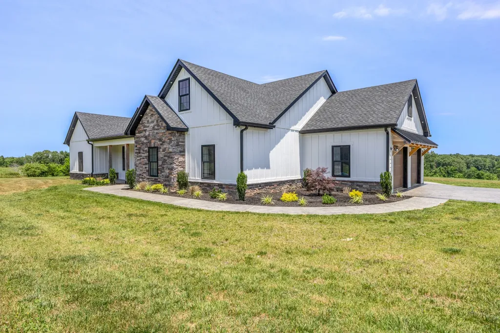 2100 Gamble Hollow Road Cumberland Furnace TN 37051