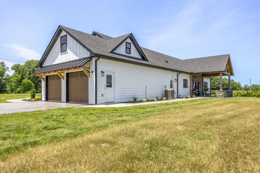 2100 Gamble Hollow Road Cumberland Furnace TN 37051