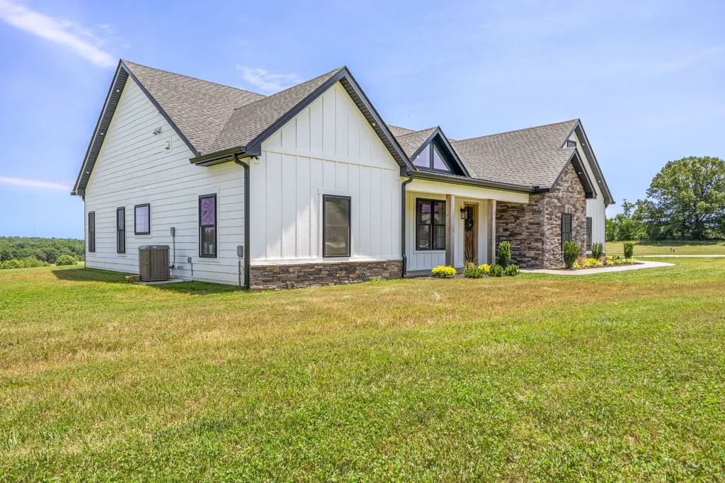 2100 Gamble Hollow Road Cumberland Furnace TN 37051