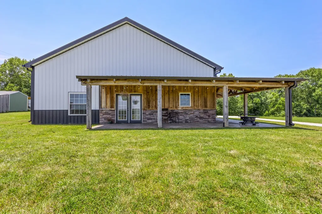 2100 Gamble Hollow Road Cumberland Furnace TN 37051
