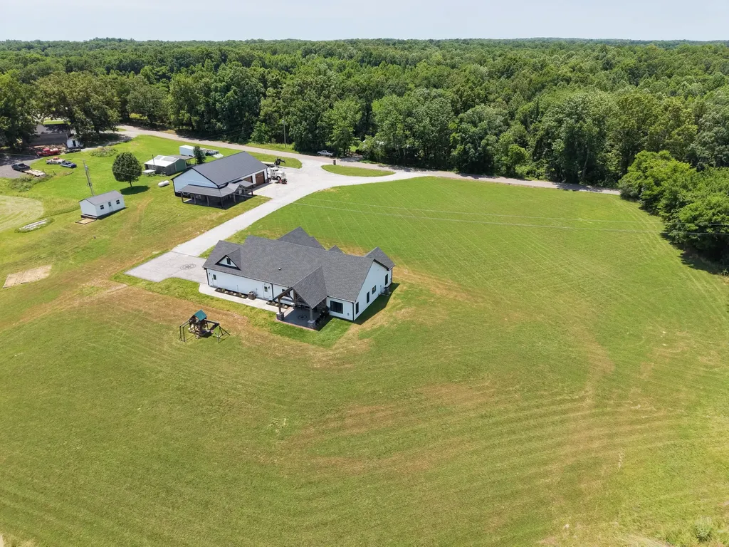 2100 Gamble Hollow Road Cumberland Furnace TN 37051