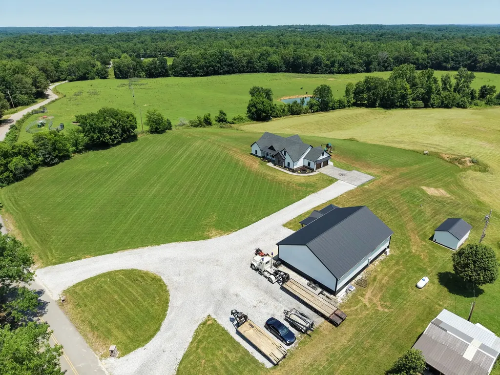 2100 Gamble Hollow Road Cumberland Furnace TN 37051