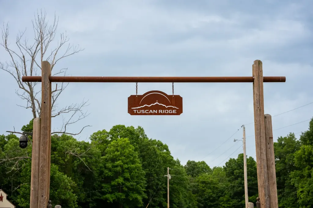66 Shawnokee Trail Charlotte TN 37036
