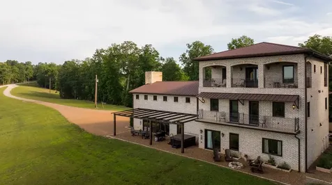 66 Shawnokee Trail Charlotte TN 37036