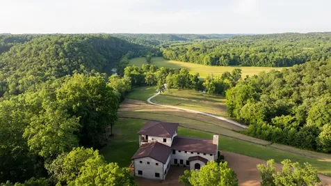 66 Shawnokee Trail Charlotte TN 37036