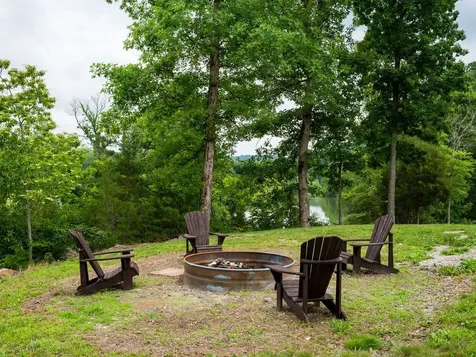 66 Shawnokee Trail Charlotte TN 37036
