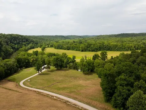 66 Shawnokee Trail Charlotte TN 37036