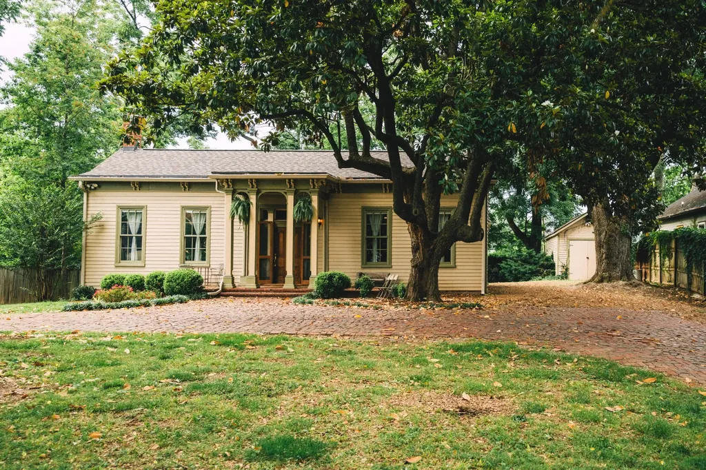 1703 Greenwood Avenue Nashville TN 37206
