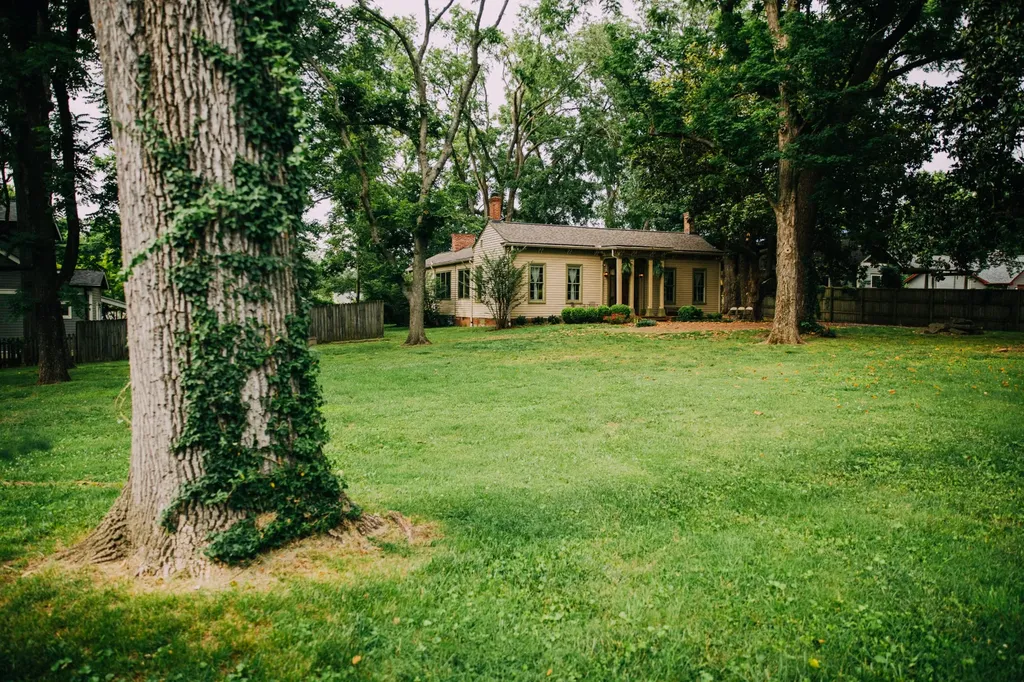 1703 Greenwood Avenue Nashville TN 37206