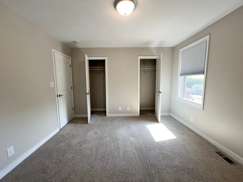 1521 W Knollwood Circle Clarksville TN 37043