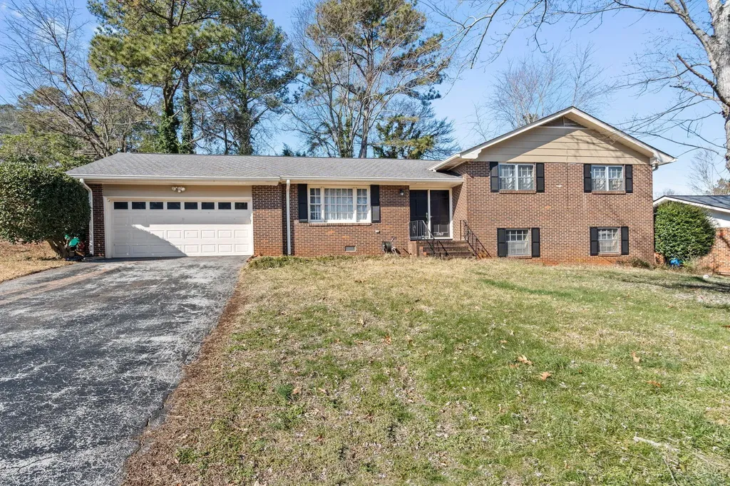 1707 Clayton Drive Chattanooga TN 37421