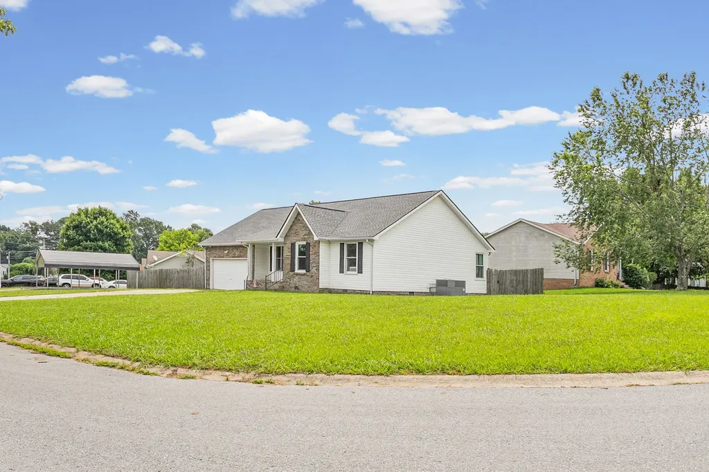 1788 Cherry Point Court Clarksville TN 37042