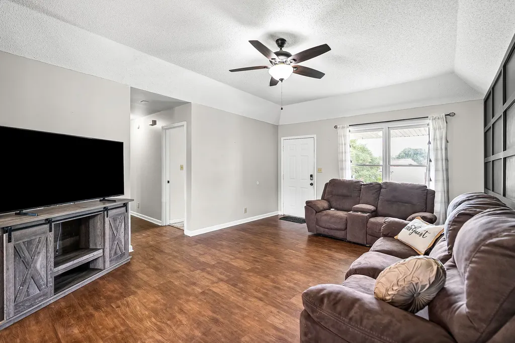 1788 Cherry Point Court Clarksville TN 37042