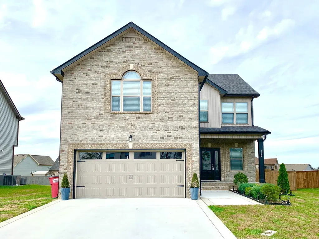 1376 Apple Blossom Road Clarksville TN 37042