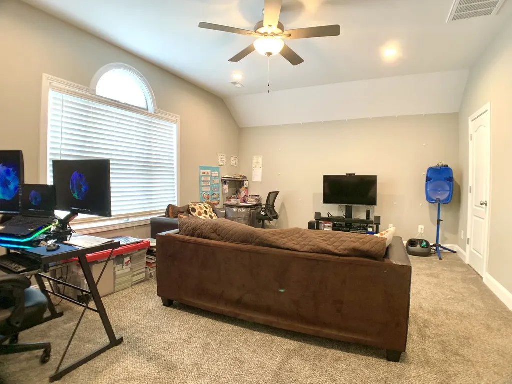 1376 Apple Blossom Road Clarksville TN 37042