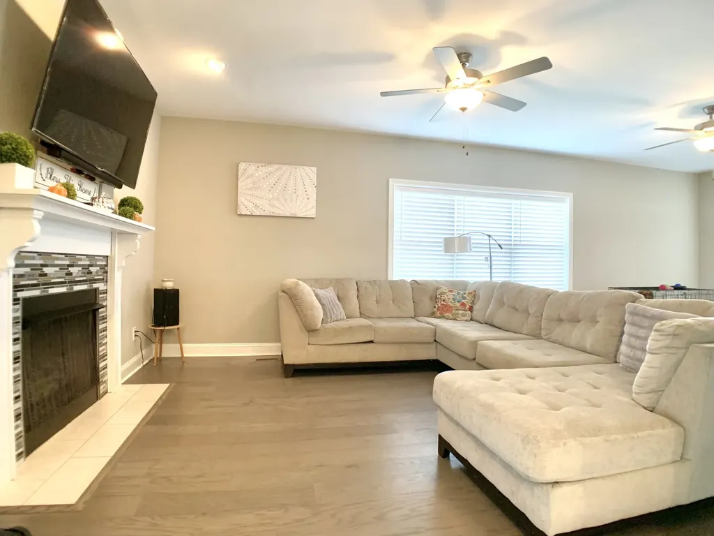 1376 Apple Blossom Road Clarksville TN 37042