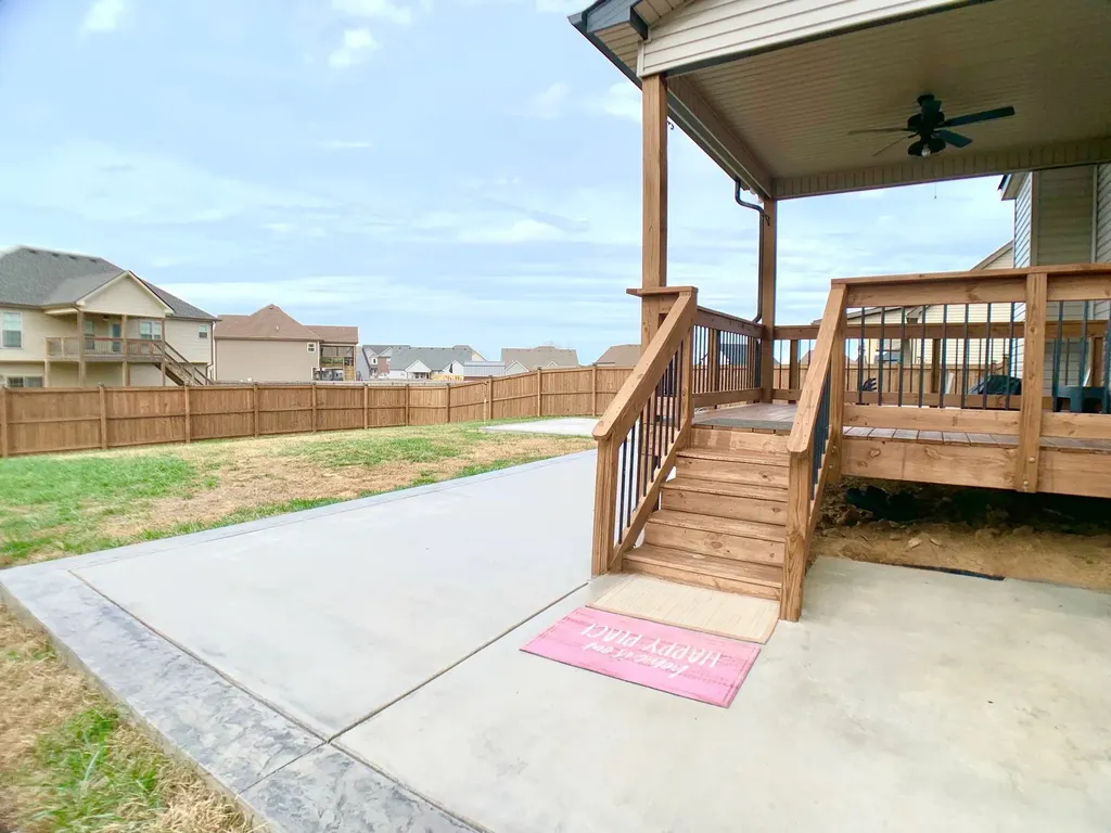 1376 Apple Blossom Road Clarksville TN 37042