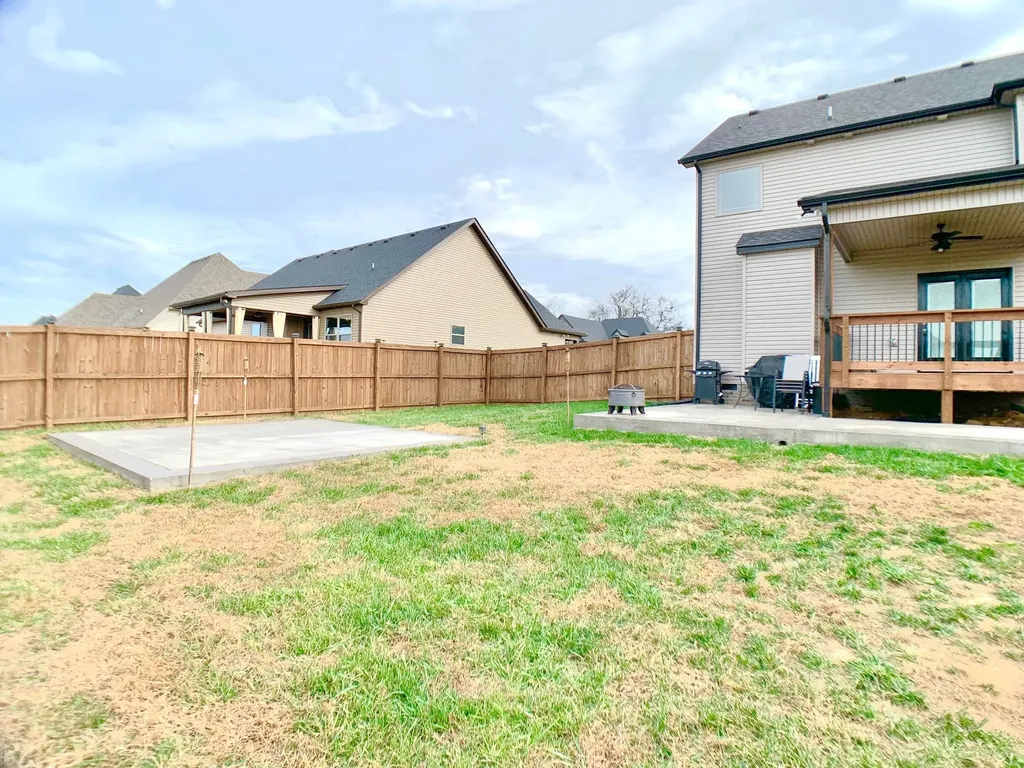 1376 Apple Blossom Road Clarksville TN 37042