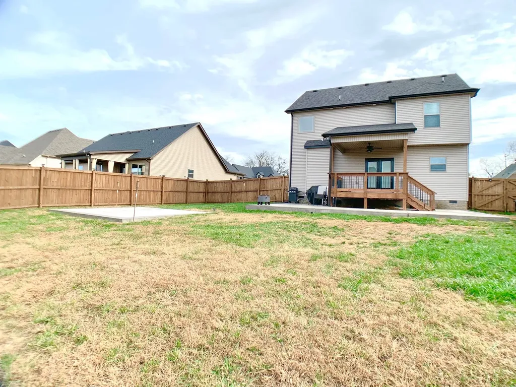 1376 Apple Blossom Road Clarksville TN 37042