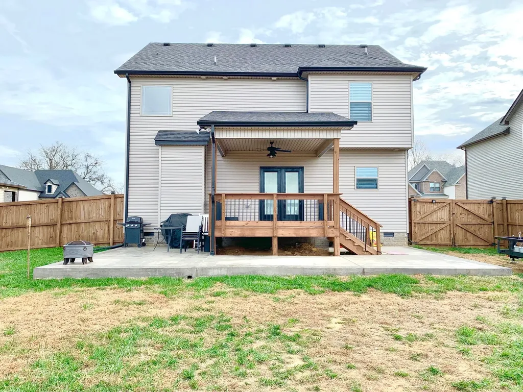 1376 Apple Blossom Road Clarksville TN 37042