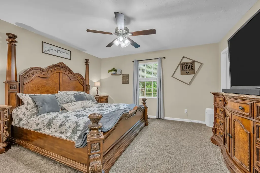 173 Ravenwood Circle Dickson TN 37055