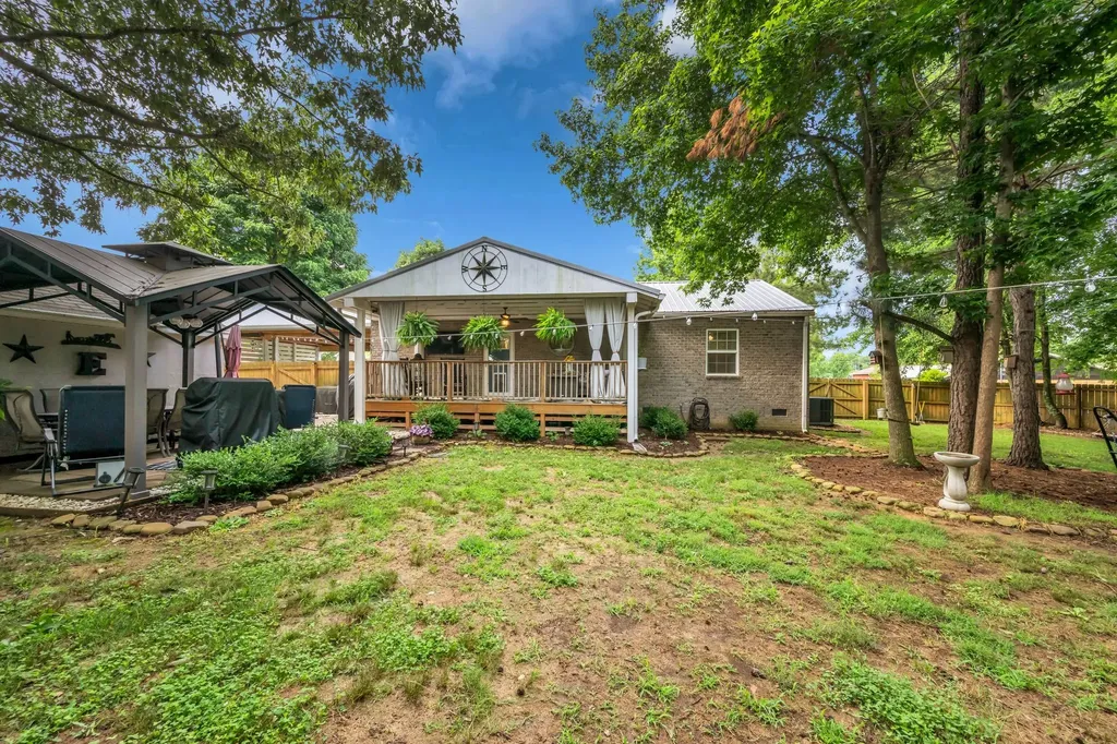 173 Ravenwood Circle Dickson TN 37055