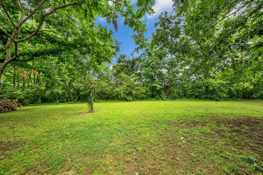 173 Ravenwood Circle Dickson TN 37055
