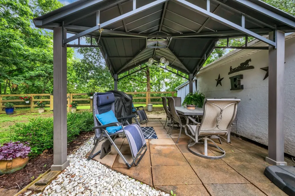 173 Ravenwood Circle Dickson TN 37055