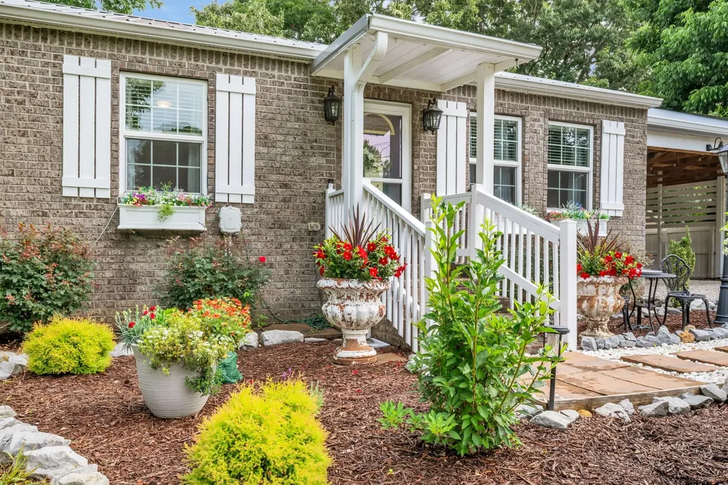 173 Ravenwood Circle Dickson TN 37055