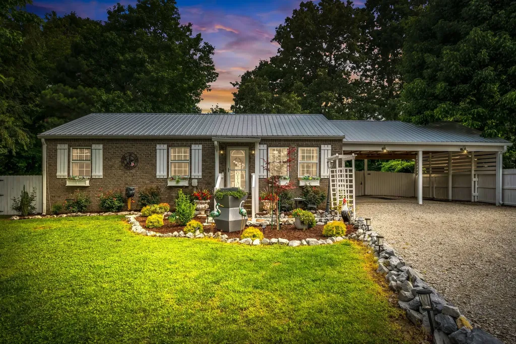 173 Ravenwood Circle Dickson TN 37055