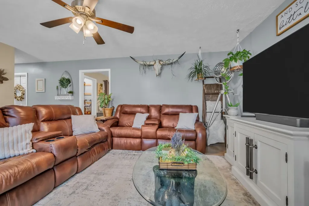 173 Ravenwood Circle Dickson TN 37055